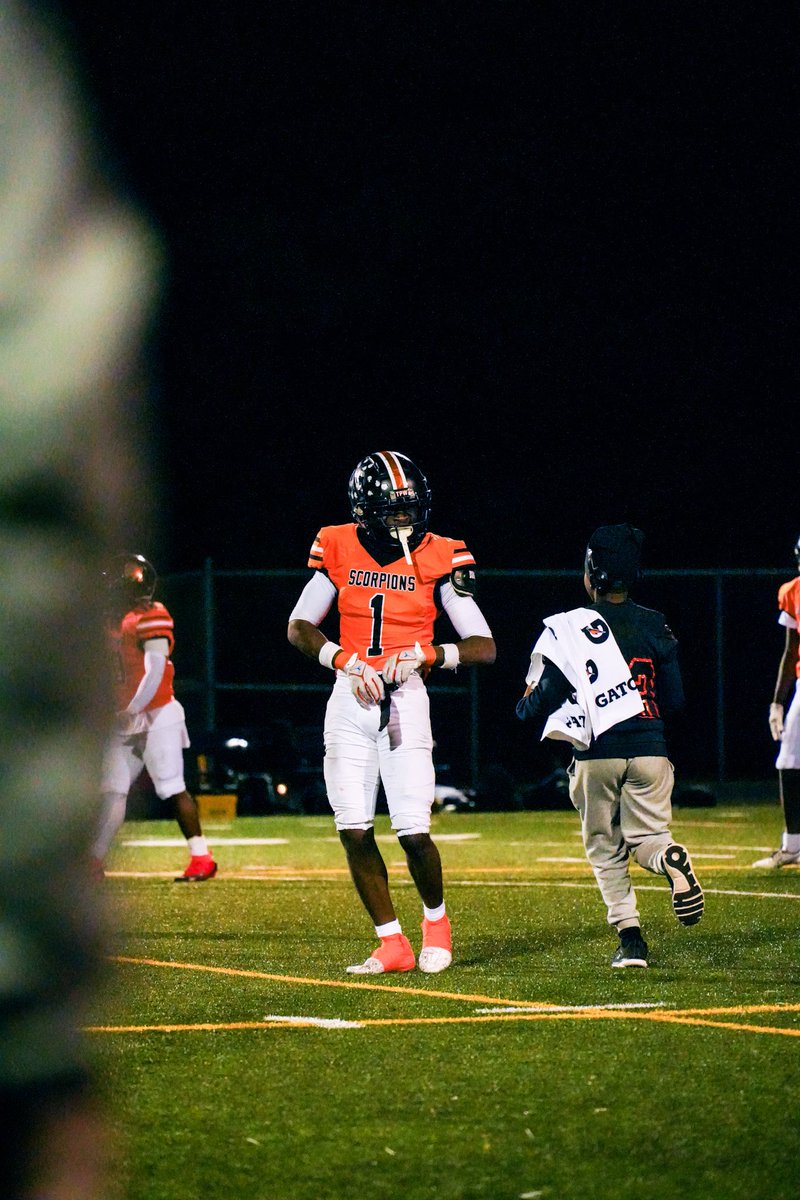 21TaamirOliver's tweet photo. https://t.co/8Krx30bzsa
1,176 All Purpose Yards 
26 Touchdowns 
27 Tackles
2 Tfl 
1 interception 
6 Pbu’s
#Notcommitted https://t.co/vKEgYmOri0