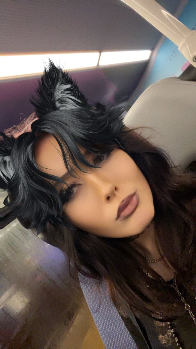 63moonlight's tweet image. would this be peak for f1twt selfie day?