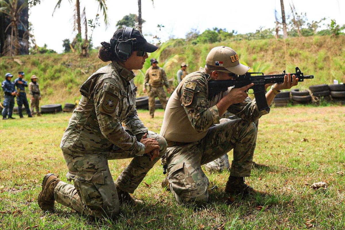 aeronavalpanama's tweet photo. #Hoy | Instructores de la Línea de Tiro del Departamento de Armamentos y Equipos de Protección capacitaron a 33 unidades del #ComandoNaval en uso, manejo y seguridad de pistola, fusil y escopeta.
#FuerzaAeronaval https://t.co/76ThMfEuGa