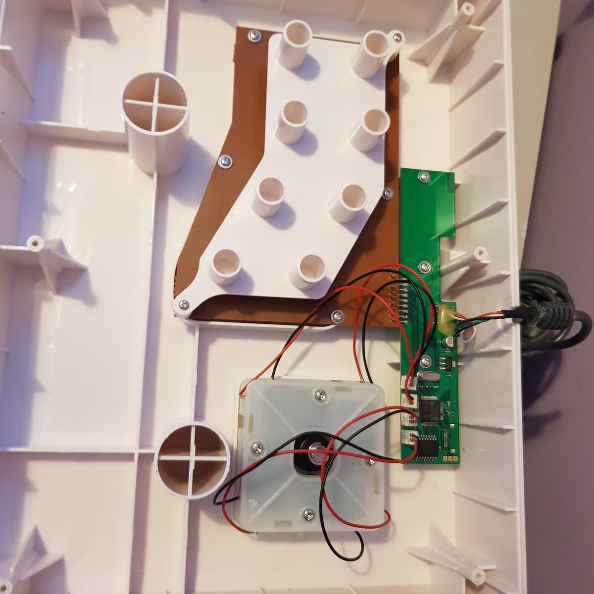 DILLIGAF_Otaku's tweet image. Nice little pick up today from my local @Cex, Datel Arcade Pro Universal Fightstick.

Opened it up straight away &amp;amp; ewww... PCB contact pad buttons! 🤮 Probably going to turn this into a project stick &amp;amp; mod it.

Feels pretty good in practice on #FightingEXLayer. Not bad for £18.