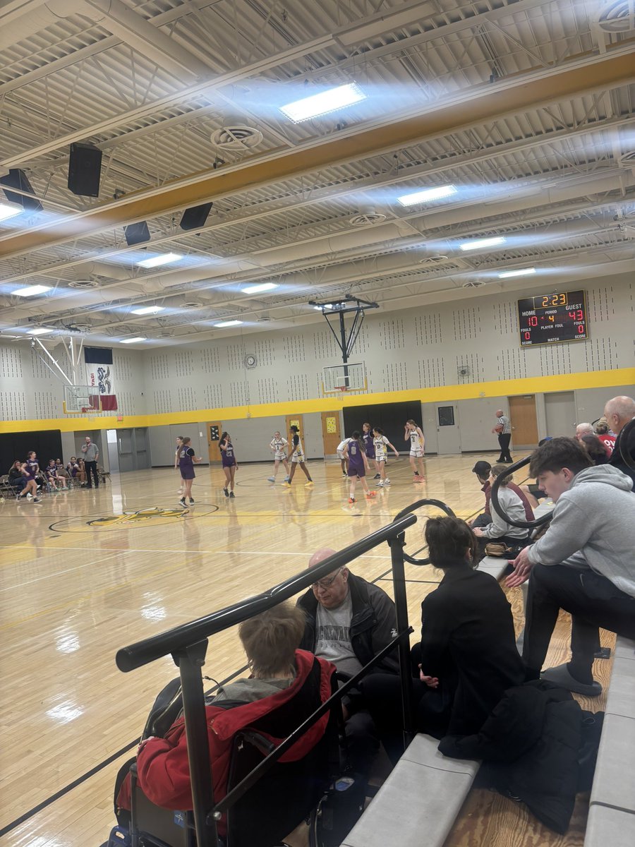 BEASTGBB's tweet photo. Great seeing some future Chieftains dominating on the court today! 💜@missionbraves https://t.co/xB6TfzVlxU