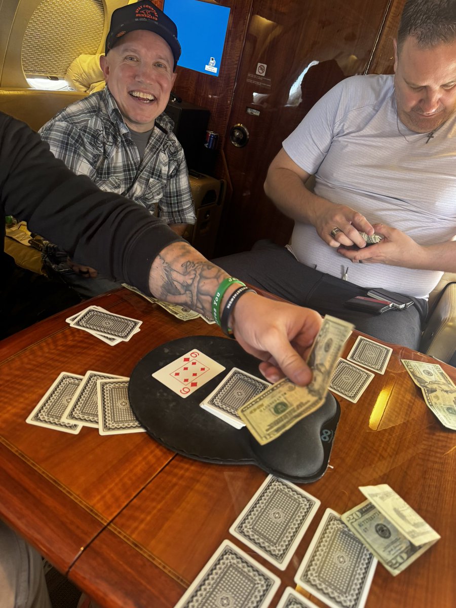 Dustin Lynch tweet media