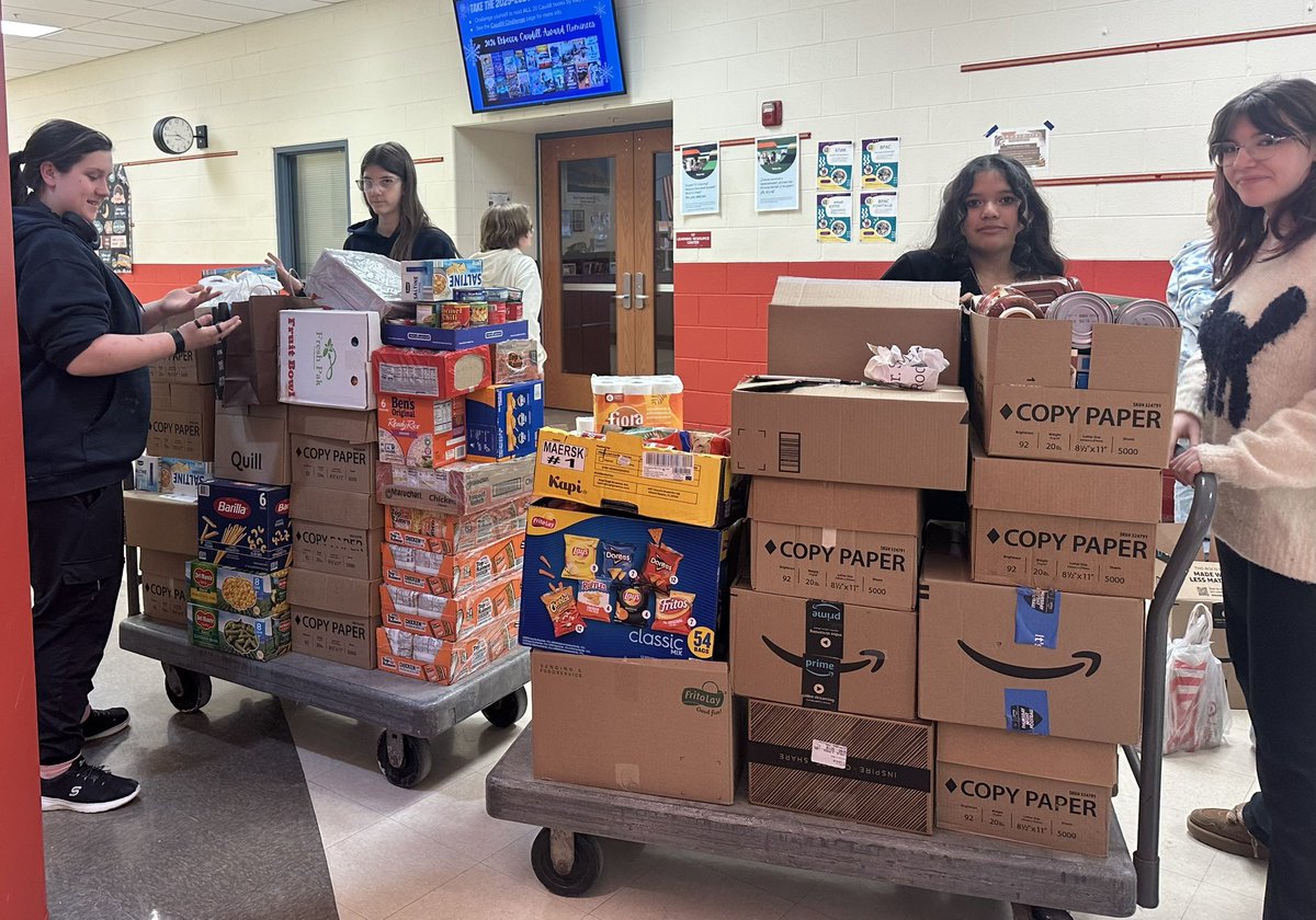 The MMS Annual Food Drive was a huge success! 🙌
Mustangs donated a whopping 1364 items that will be delivered to the Wauconda/Island Lake Food Pantry this week. Thank you students, staff, and families for supporting our community in this way. ❤️💛🔥💪
<a href="/WaucondaCUSD118/">Wauconda CUSD 118</a>