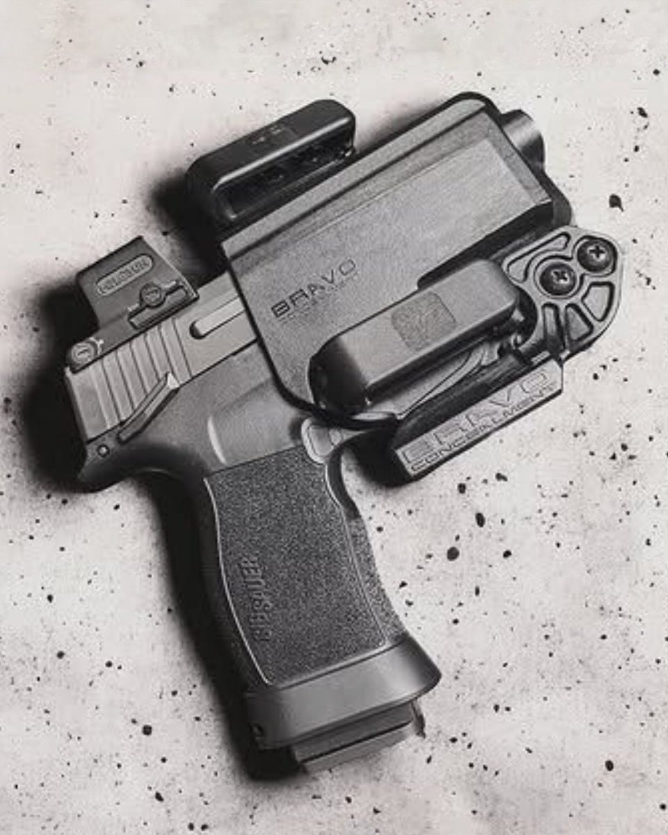 BravoHolsters's tweet image. EDC Setup from @mike_das

#rangeday #edc #sig #sigsauer #gear #tools #ccw #edcgear #tacdev #empxl #tacticaldevelopment #p365x #p365 #holosun #bravoconcealment #holster #9mm #2a
