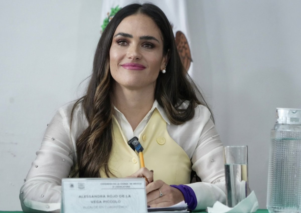 ResistenciaMX25's tweet photo. . @AlessandraRdlv se posiciona como una de las cartas fuertes de la oposición para las próximas elecciones en la CDMX, al tener un alto porcentaje de preferencias. 

¿Ahora entienden por qué tanto ataque? 

Pero aquí estamos más fuertes qué nunca, somos LA RESISTENCIA 🔥 https://t.co/yCTTN3eSVw