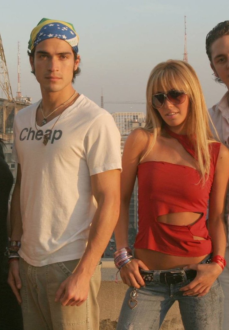 DrePortilla's tweet image. Anahí e Poncho pela primeira vez no Brasil, em 2006. Os dois estavam no auge da beleza nesse dia!!!!