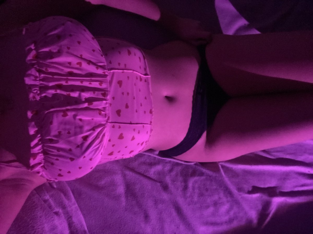 HelaLocked's tweet image. new to #nsfwtwt #nsfwt 
Trying to find moots ꪆৎ

⟡ 25F
⟡en/esp
⟡sub
⟡exhibitionist 
⟡brat