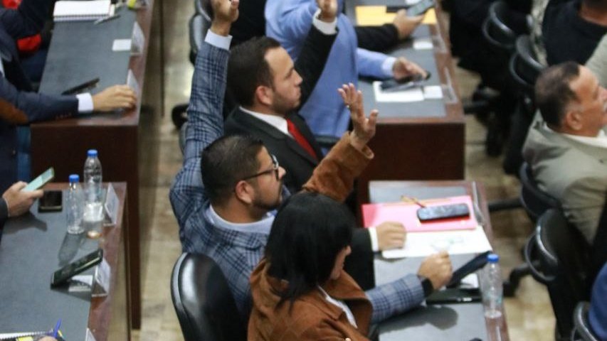 torrealbaf's tweet photo. #03Feb || En Sesión Ordinaria de la @asamblea_ven hemos aprobado por Unanimidad, el Proyecto de Ley de la Cruz Roja Venezolana, en primera discusión. https://t.co/DLlETALplT
