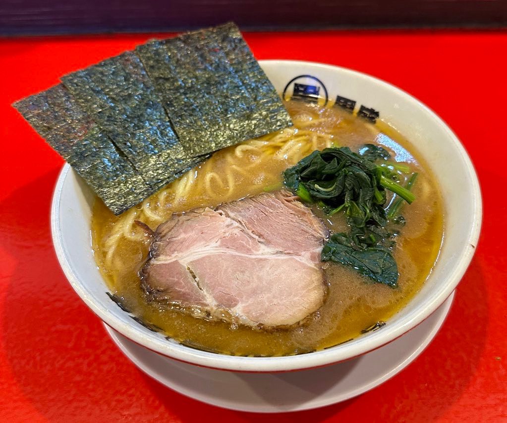 ramenotokomori0's tweet photo. 今日は明日のための準備です。
明日からやります！
[横浜豚骨醤油ラーメン]

これからの　とんこつラーメン男盛は、
「食べたいラーメンがきっとある」をコンセプトに。

東久留米市最強のラーメン屋目指します！

もううちは二郎系ラーメン専門店ではありません

二郎系ラーメンもあるラーメン屋です https://t.co/yx6qxxEVvw