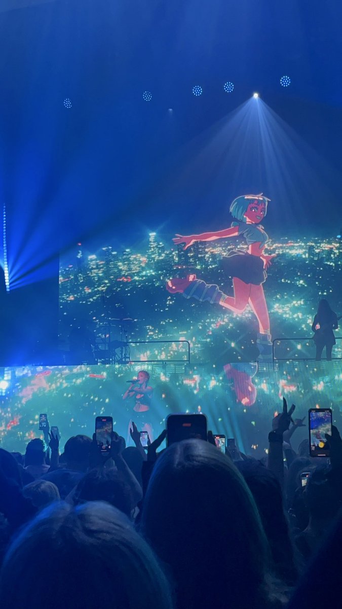 fixtogallagher's tweet photo. i came all the way from spain just to go back to badlands 🩵🩷
best night of my life (it always is when i am in the same room as you) @halsey 

btw i cried like a fucking baby like NONSTOP https://t.co/GKqUXFXmTt
