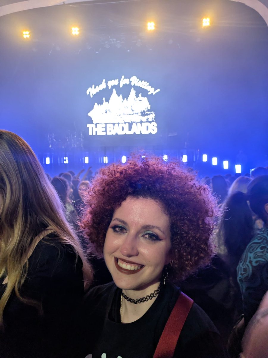 fixtogallagher's tweet photo. i came all the way from spain just to go back to badlands 🩵🩷
best night of my life (it always is when i am in the same room as you) @halsey 

btw i cried like a fucking baby like NONSTOP https://t.co/GKqUXFXmTt