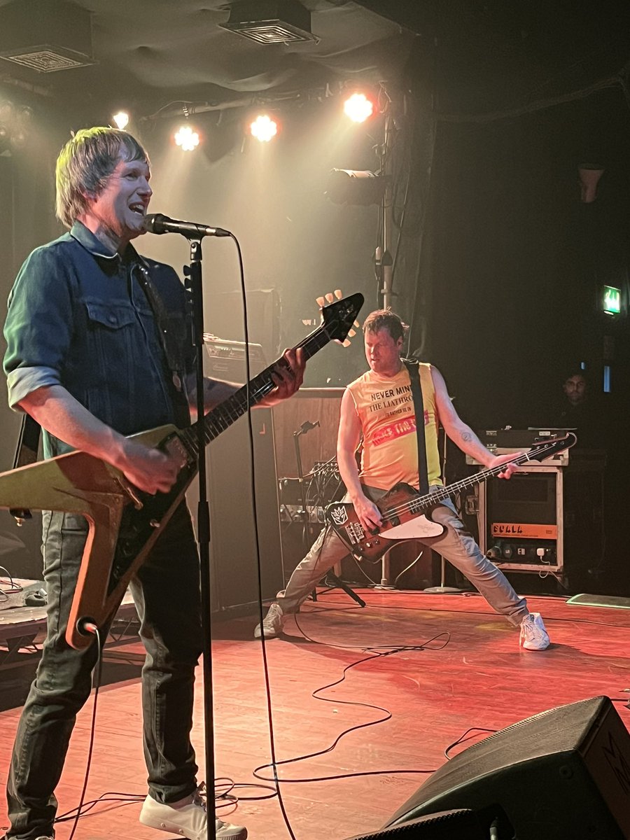 BlueRosesZine tweet media