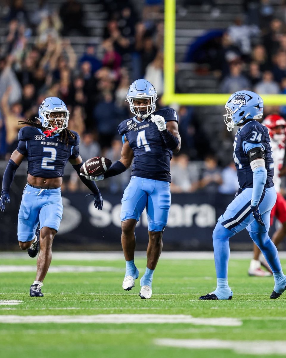 SireRazi's tweet image. After a great conversation with @CoachReed_ODU, I am blessed to receive an offer from Old Dominion!! Thank you for the offer!
#AGTG 👑🔵

@RecruitGeorgia @CoachKev79 @247recruiting @NEGARecruits 
@coachkevjohnson