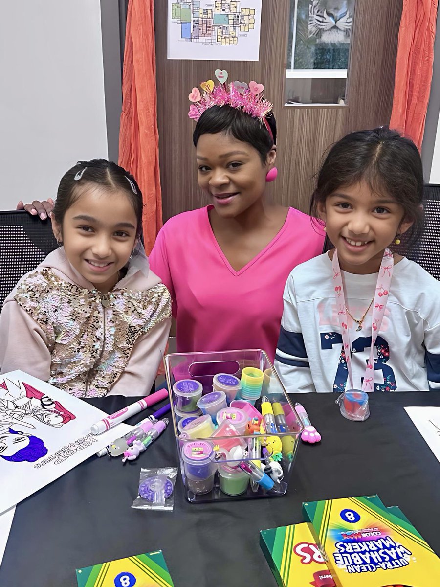 Nikki Roberts tweet media