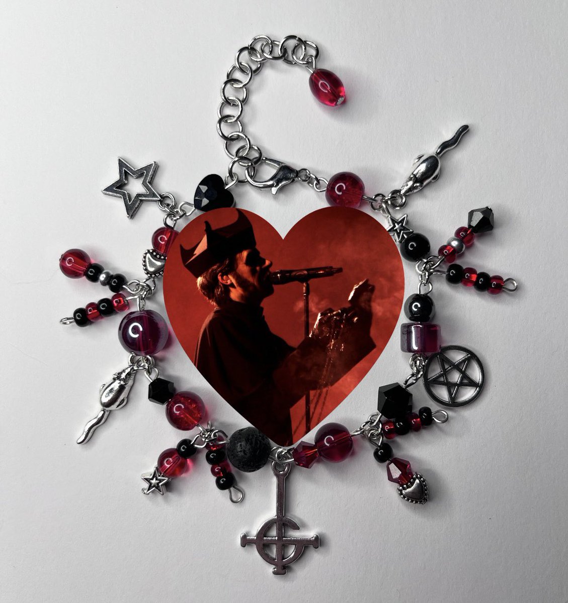 alex⛧phantomlover tweet media