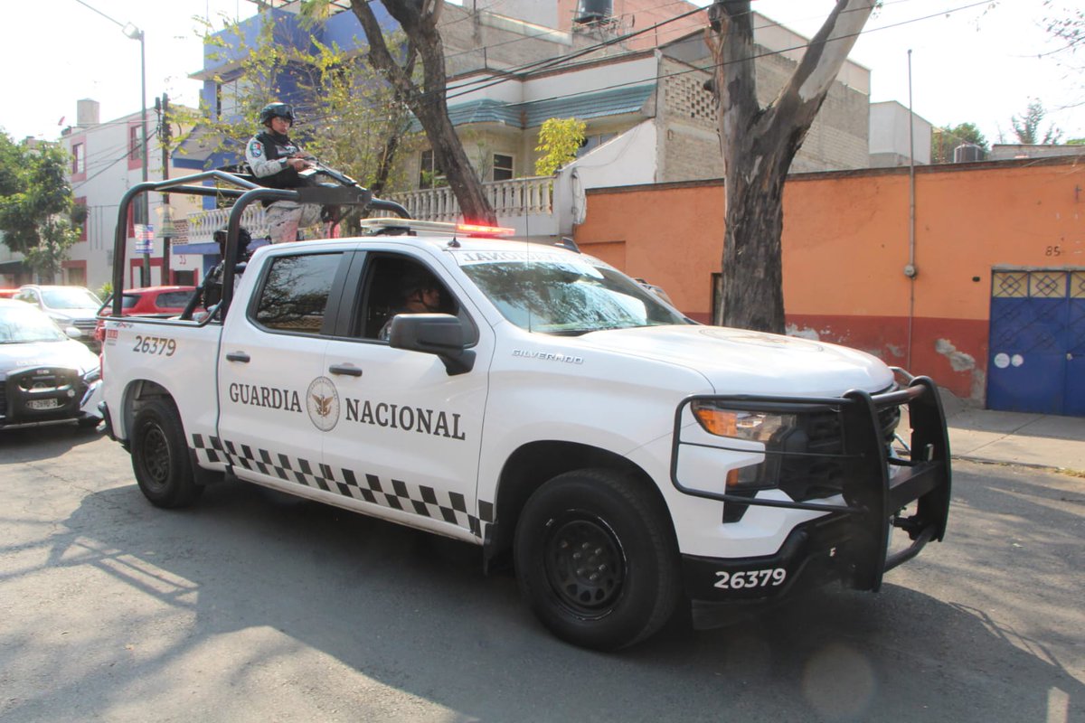 evelyn_parraA's tweet photo. Se realizó un recorrido de supervisión en las colonias Álvaro Obregón y Magdalena Mixiuca por parte de #ComandoVC en coordinación con la Guardia Nacional, para verificar estrategias, fortalecer la presencia preventiva y atender de manera directa las inquietudes de vecinos. https://t.co/npA5CTujSv