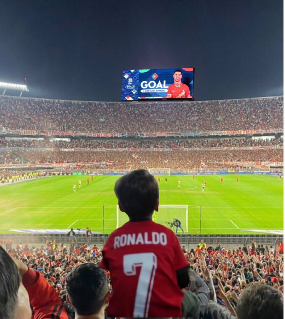 se imaginan a Cristiano llegando a 1000 goles en el GLORIOSO RIVER PLATE.
1% de posibilidades 
99% de fé 

#CR7ARiver