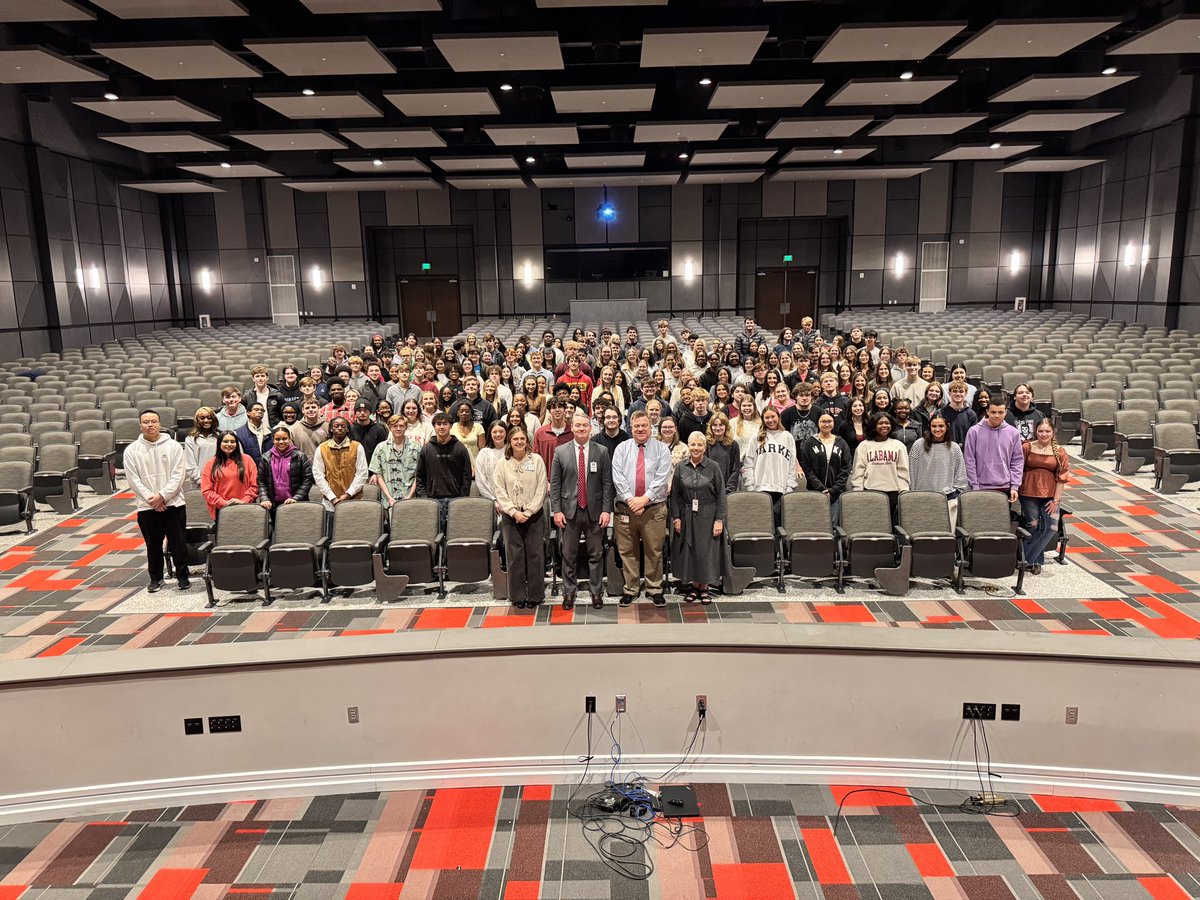Alabasterk12's tweet photo. Congratulations to the Valedictorians (163) and Salutatorians (27) of the Thompson High School Class of 2026! 🎓 https://t.co/FHJXoXk1fb
