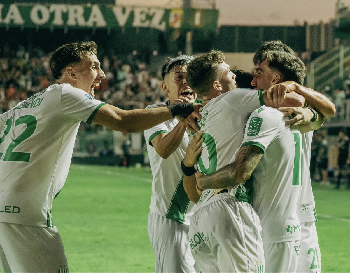 GAAAAAAAAAANOOOOOOOOOÓ BAAAAAANNNFIEEELDDD CARAAAAJOOOOOOO 💚🤍💚

#Banfield 2-1 Estudiantes (RC)