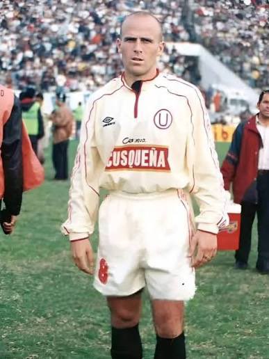 Un día, no se cómo ni cuándo, voy a tener esta camiseta en mi colección 

#manifesting