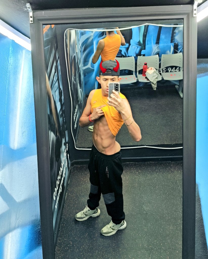 GilberthSan07's tweet photo. Cómo el buen vino ❤️ https://t.co/g2PpH9c9Eo