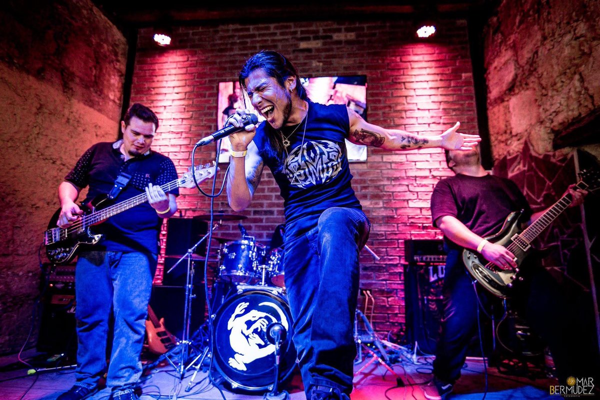 BMRoficial's tweet photo. Nuestro hermano Adolfo Torres ya no continuará como vocalista, y aunque su voz y energía dejarán un vacío enorme, su legado vivirá en nuestra música.
Gracias por más de 10 años, giras y recuerdos inolvidables.
Ahora comienza un nuevo capítulo, y queremos que lo escribamos juntos https://t.co/P2pJwBvk5W
