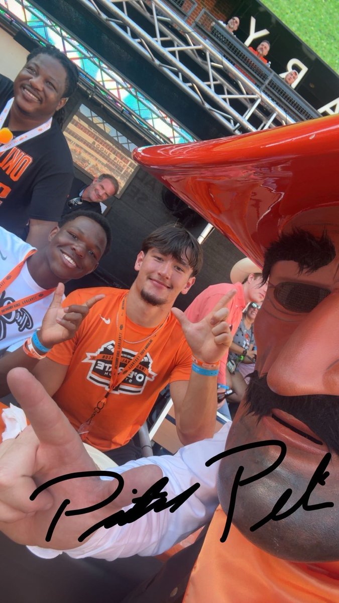 GreydonHowell4's tweet image. Beyond blessed to be Re-Offered by in state @CowboyFB ‼️ @__CoachMorris @PCobbs43 @CoachLang7 @BBSavageFB @seancooper_C4 @Taylorskieens @MarshallScottOK