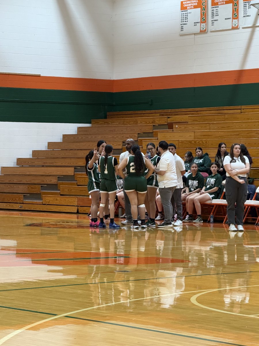 Dverta07's tweet photo. Sectionals- 1st round @ Wheeler against Lake Station! Go Oilers! https://t.co/Sk60kdP6lu
