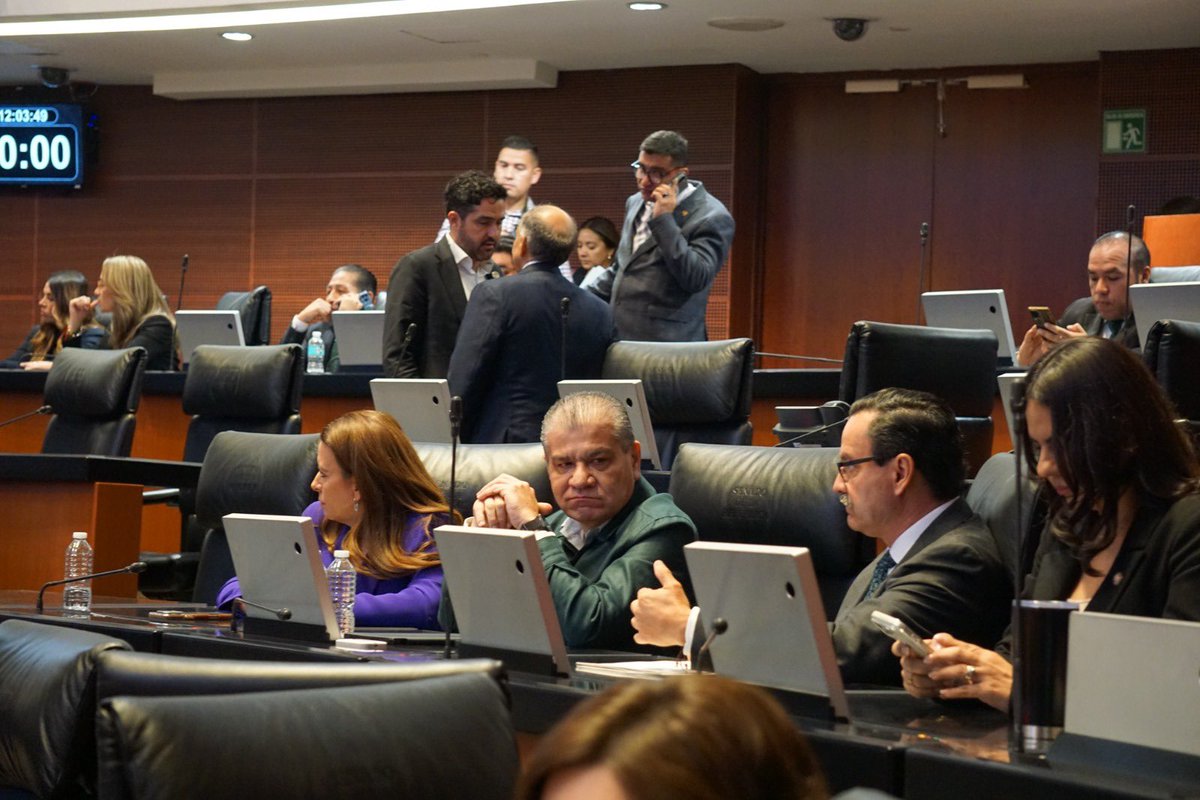 mrikelme's tweet photo. Hoy tuvimos sesión ordinaria en el Senado,desde el #GPPRI estaremos promoviendo proyectos que fortalezcan los servicios de salud para la infancia y apoyos a quienes han sido víctimas del desplazamiento forzado,iniciamos con una agenda que impulsa acciones por un México más justo. https://t.co/DSFz6KLtpr