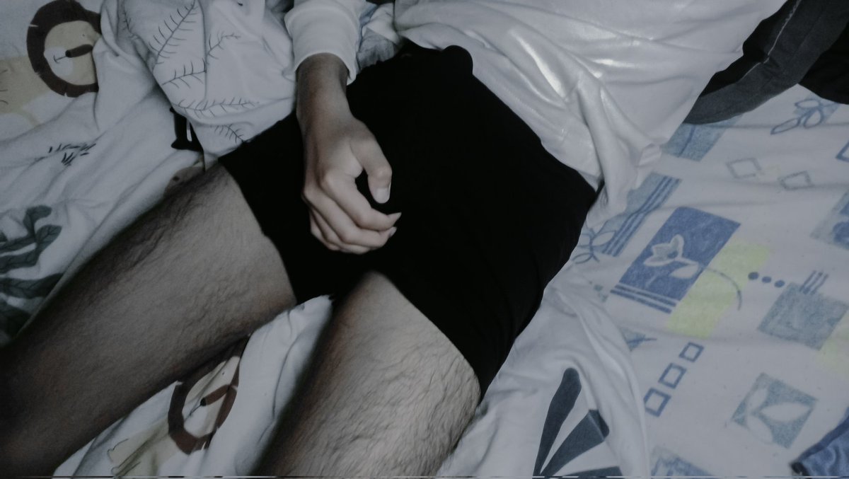 JarquinMen35665's tweet photo. Descansando de hacer ejercicio 🍆🔥 ¿Quién me quiere acompañar? (Comenten) 💪🍆 https://t.co/gS7wFEVmF3