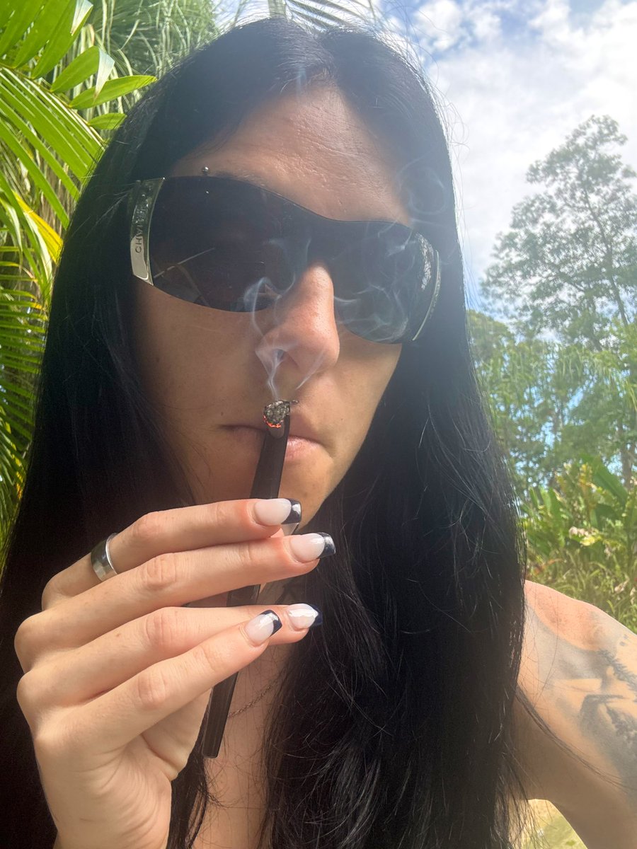 crazy jessie 🍃 tweet media