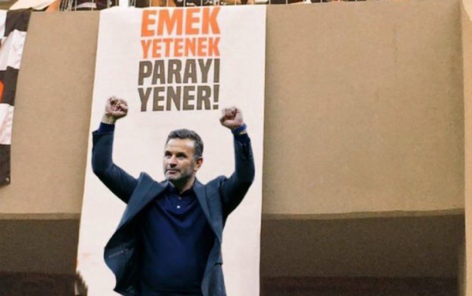 FahirEfendi's tweet photo. Sadece forvete 80 milyon bonservis 25 milyon Euro maaş vermiş, kaleye 40 milyon bonservis vermiş, sahaya çıkmayan singo’ya 40 milyon vermiş, 

Ve avrupada 4 maçtır gol atamıyorlar 1 tane atılan gol var onuda Atletico kendi kalesine attı, utanmadan açtıkları pankarta bak.. https://t.co/gvqFxt8ih8