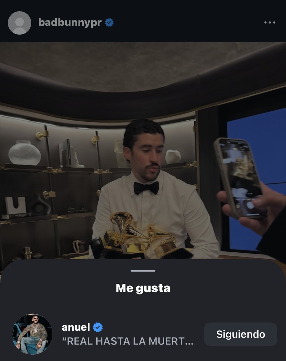 ericoifc's tweet image. Esto es como si cristiano ronaldo le diera like a la foto de Messi con el mundial