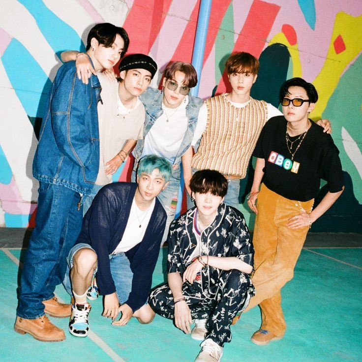 btsonstats's tweet image. BTS’ “Dynamite” has now surpassed 2.2 billion streams on Spotify becoming the first song by a K-pop group in history to achieve this.