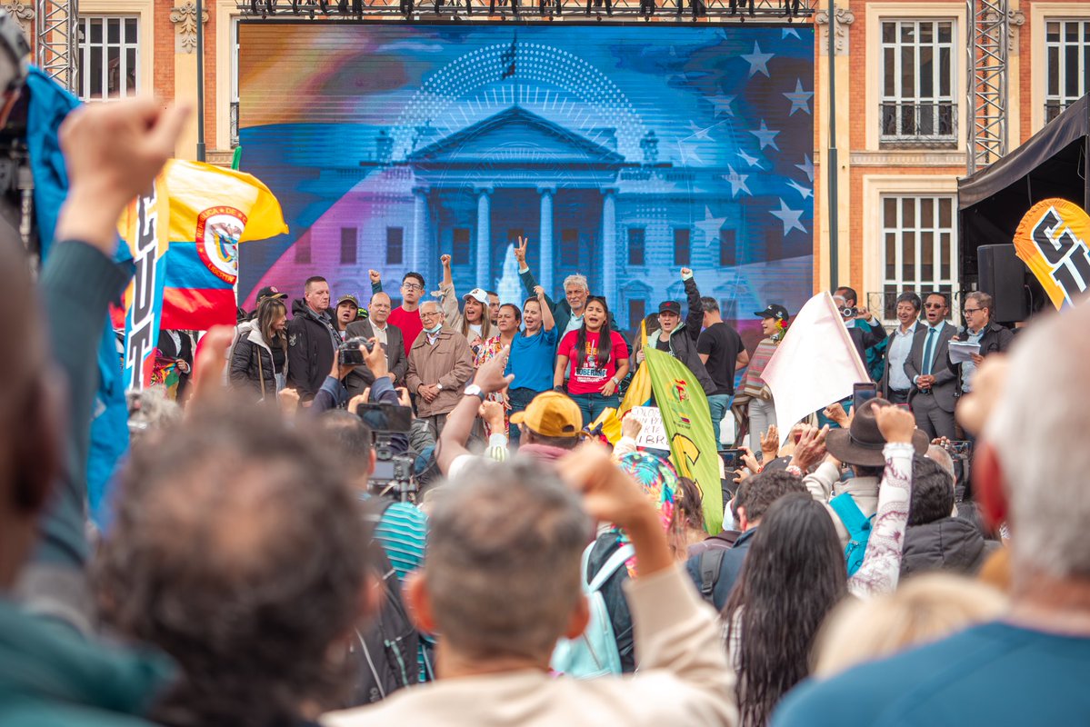 Estuvimos en la Plaza de Bolívar acompañando y respaldando al Gobierno del Cambio del presidente <a href="/petrogustavo/">Gustavo Petro</a>, reafirmando el compromiso institucional con la democracia, el diálogo social y el desarrollo del país.

Este acompañamiento contó con el respaldo de la ministra de