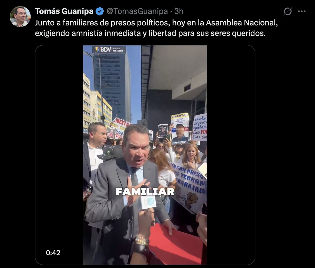Cuando yo opino que un político debería hacer algo y luego ese político lo hace, lo reconozco. Saludo por lo tanto esto de Tomás Guanipa, aunque no simpatice con su trayectoria reciente. Nobleza obliga.