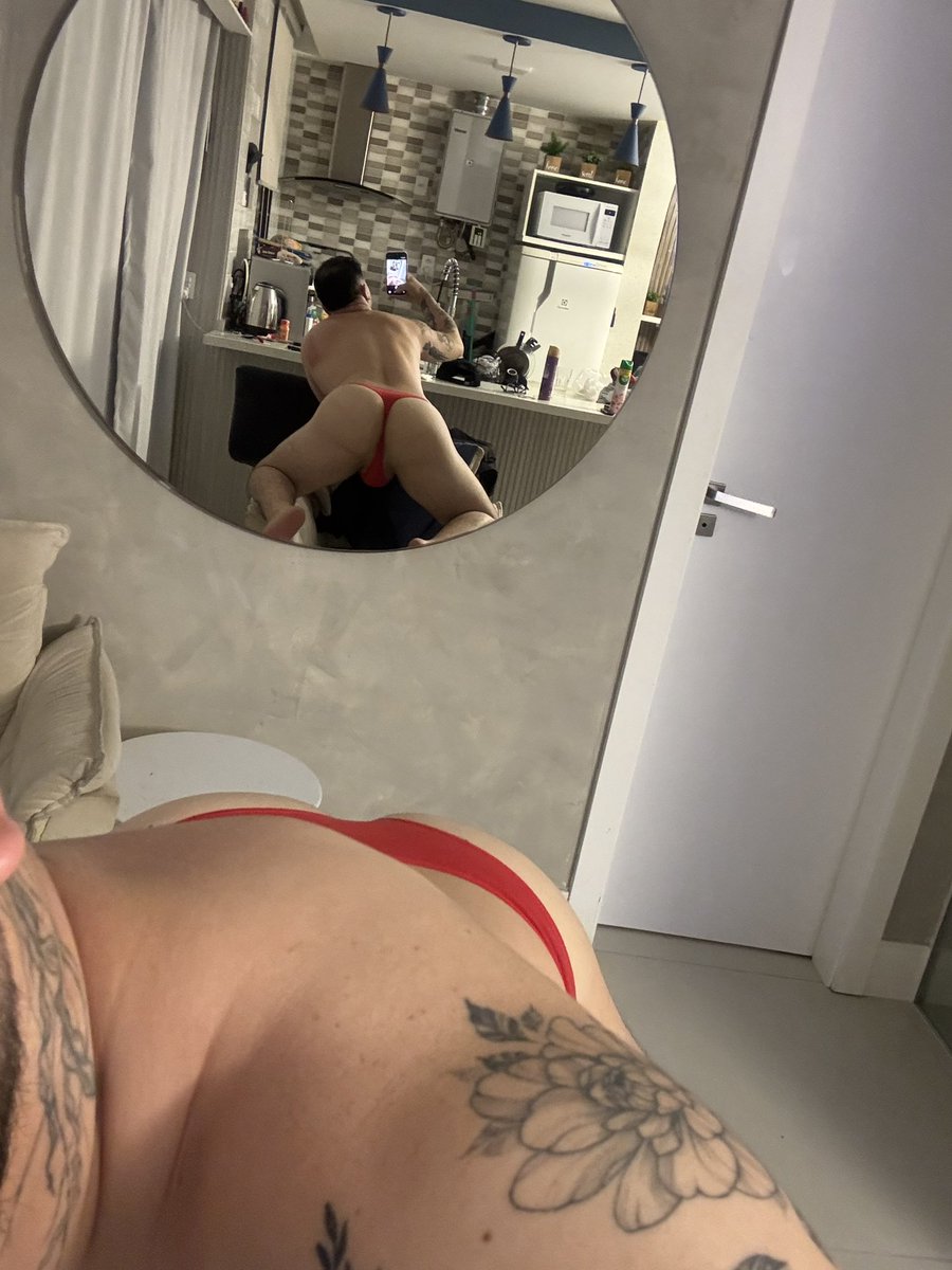 Alguien quiere 🍑 ??

LIKE Y DM