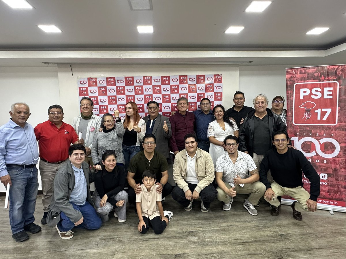 Cuenca fue territorio de lucha y formación 
Desde el sur del país, delegad@s de Azuay Loja y Cañar nos reunimos en el Taller Ideológico para fortalecernos rumbo al activo ideológico nacional.
La lucha se forma y se construye desde los territorios 
#PSECentenario
#LaNuevaPolítica