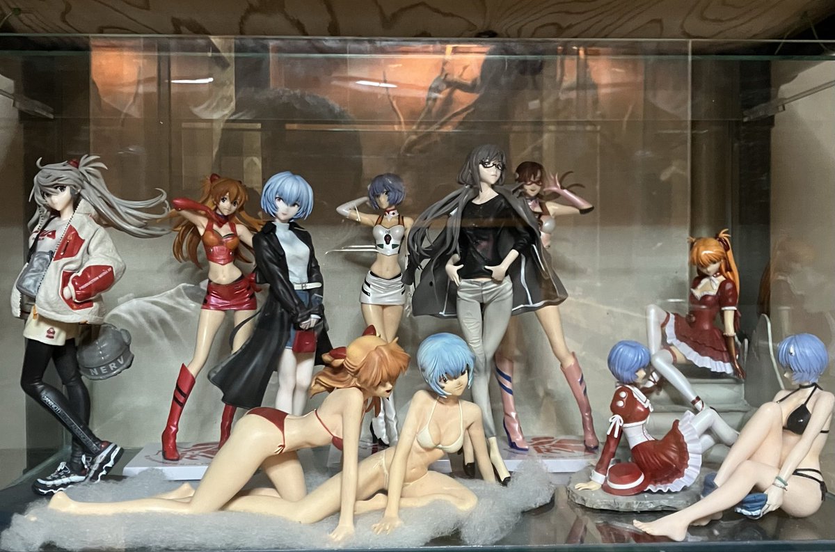 pastelPTO's tweet photo. 若い頃からフィギュアには興味はあったがとても手が出なかった。
しかし、去年大病、手術して思ったが、やりたいことはできる限りやりたいと思い、夢のフィギュアを集め始めた。

エヴァンゲリオンのフィギュアは美しい。
シンプルなデザインでありなから、緻密。

美しい。
#フィギュア https://t.co/b5Wy1vozmN