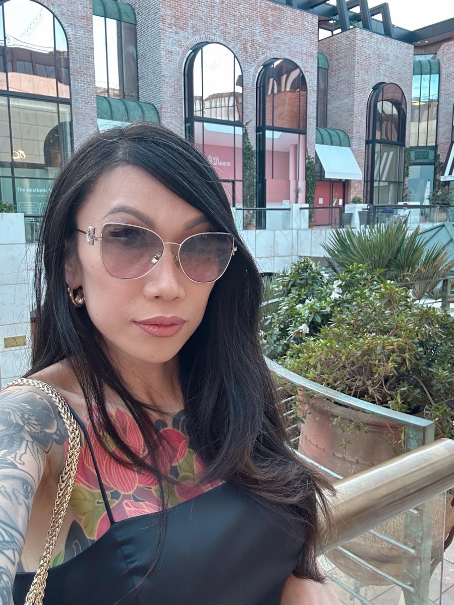 yanatsbabe's tweet photo. Can’t wait for spring!! 🌹🌸🌷 https://t.co/n8NQMxw7mK
