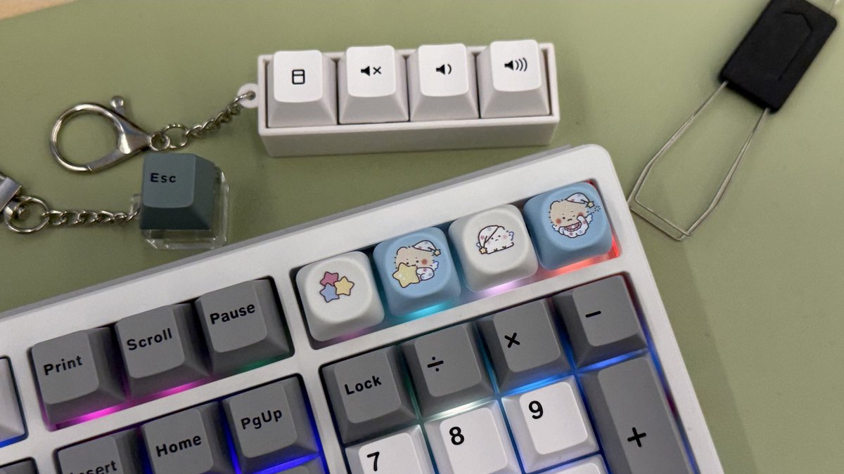 hayanlog's tweet image. 키캡때문에 화장품 샀다고?
그래