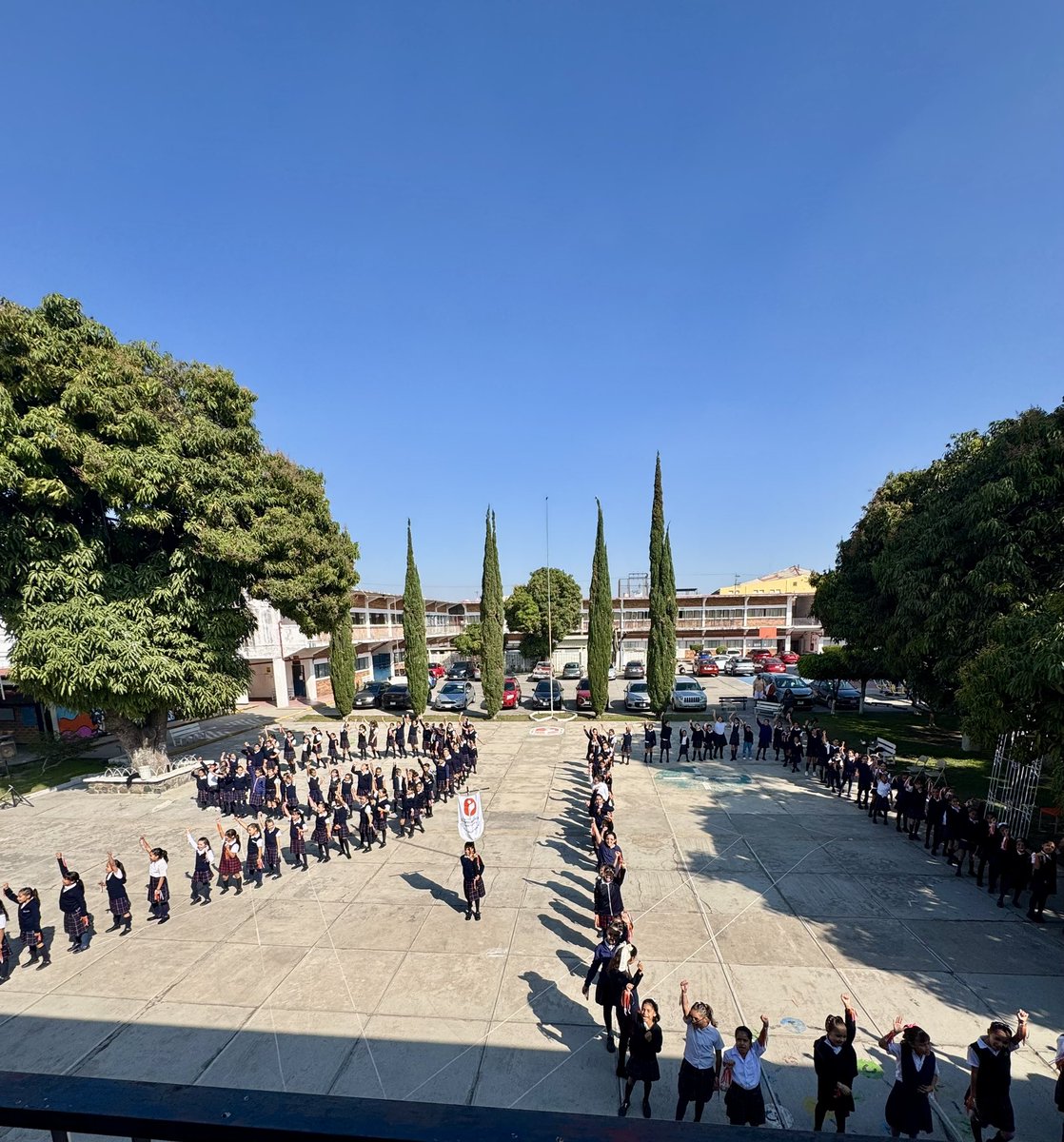 UrielMeNu's tweet photo. En el marco de las actividades por el 90 aniversario del Internado Beatriz Hernández, tuve el honor de acompañar a la comunidad educativa en un emotivo encuentro para conmemorar esta importante fecha junto a las alumnas y el personal del plantel. https://t.co/xFmJdiuq6m