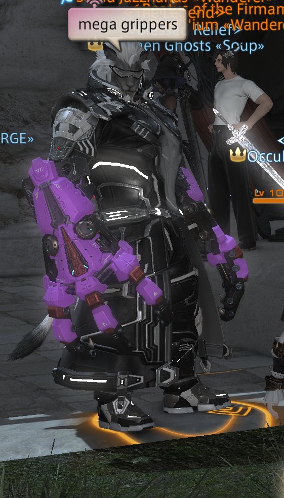 WHY DOES THE MONK WEAPON LOOK THAT BIG ON HROTHS