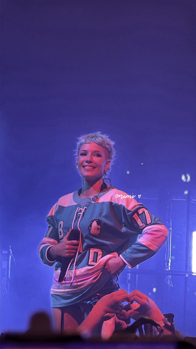 loverinhfk's tweet photo. i think tonight healed me ❤️‍🩹 @halsey https://t.co/obdCL6V3SR