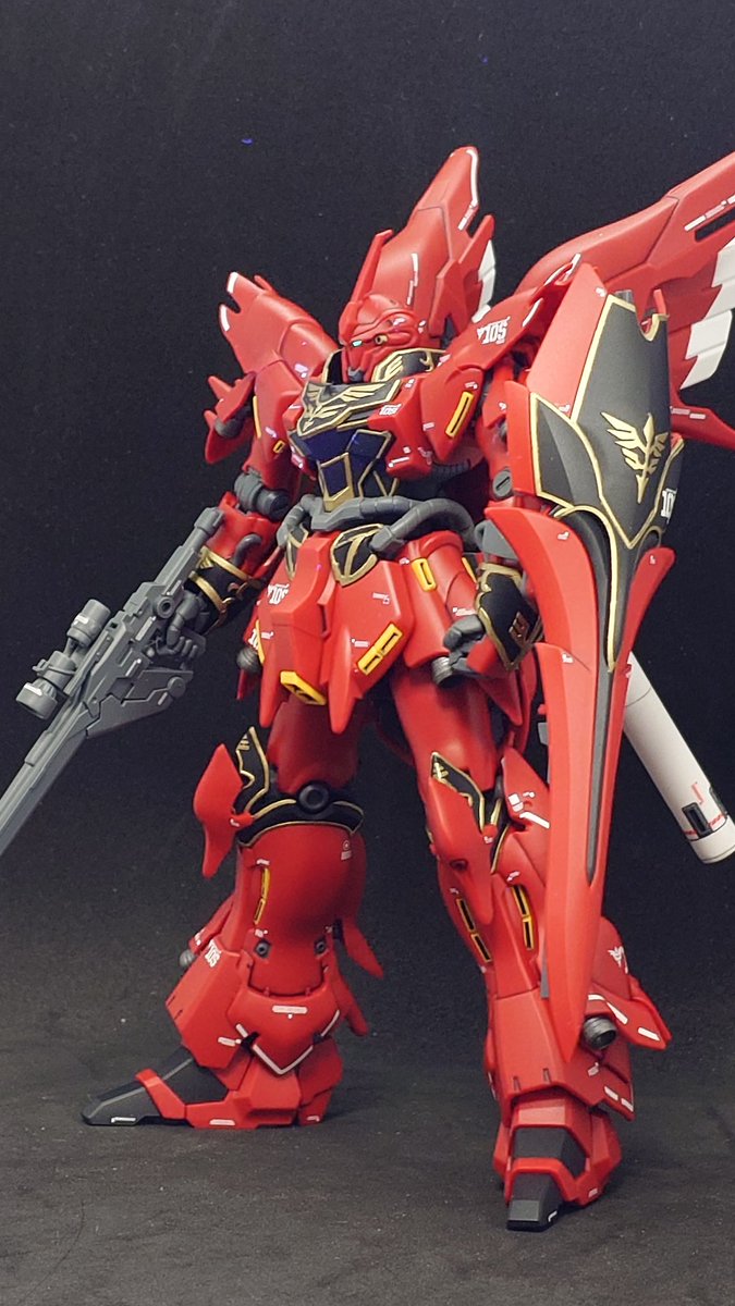 niiyan16's tweet photo. 2026年のプラモ完成品第一号。HGUCシナンジュ完成しました。⋯と、言っても部分塗装、スミ入れ、デカール、トップコートの簡単フィニッシュです。流用するためにシナンジュ用のガンダムデカールは複数ストックして使用してきましたが初めてシナンジュに貼りました（笑）
#ガンプラ https://t.co/CR0EyRd06z