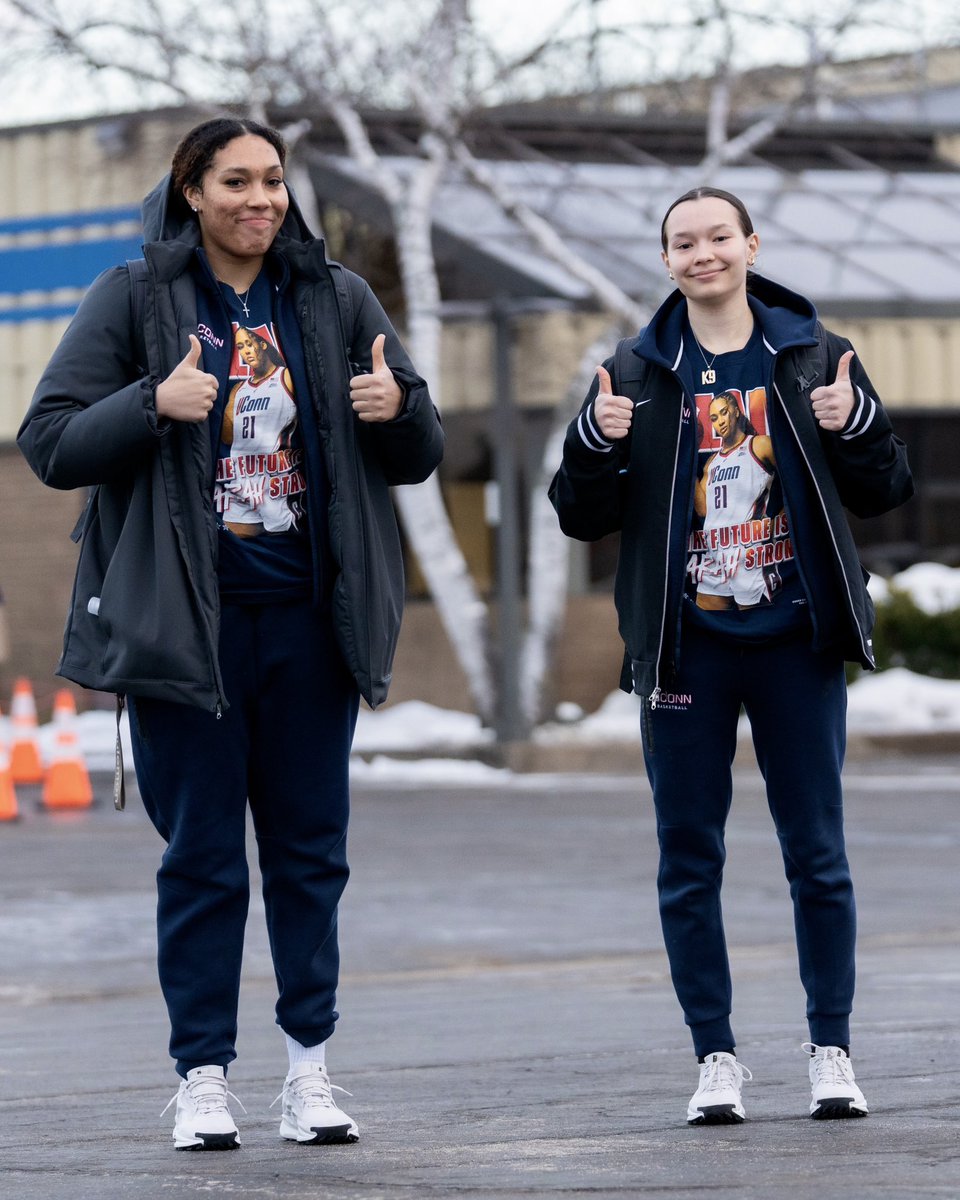 UConnWBB's tweet image. that’s a lot of Sarah Strongs