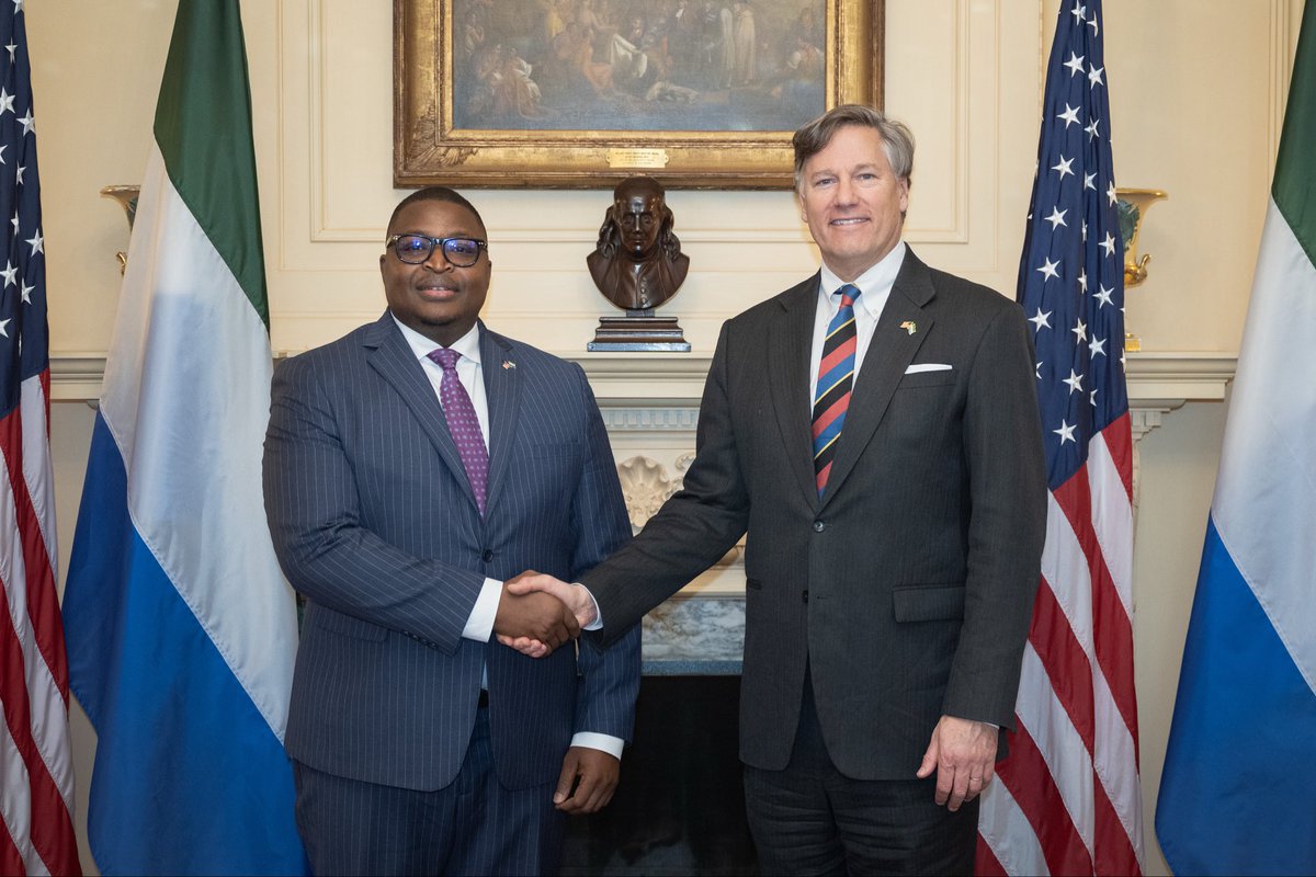 Christopher Landau tweet media