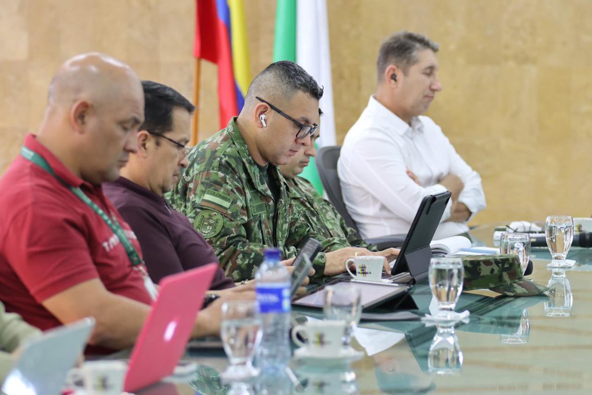 Desde ACTIVA acompañamos el PMU de la <a href="/GobAntioquia/">Gobernación de Antioquia</a> ante las afectaciones generadas por las fuertes lluvias en el depto. En articulación con el <a href="/DagranAntioquia/">DAGRAN Antioquia</a>, apoyamos la logística y entrega de ayudas a las familias damnificadas. La respuesta es en equipo y en territorio.