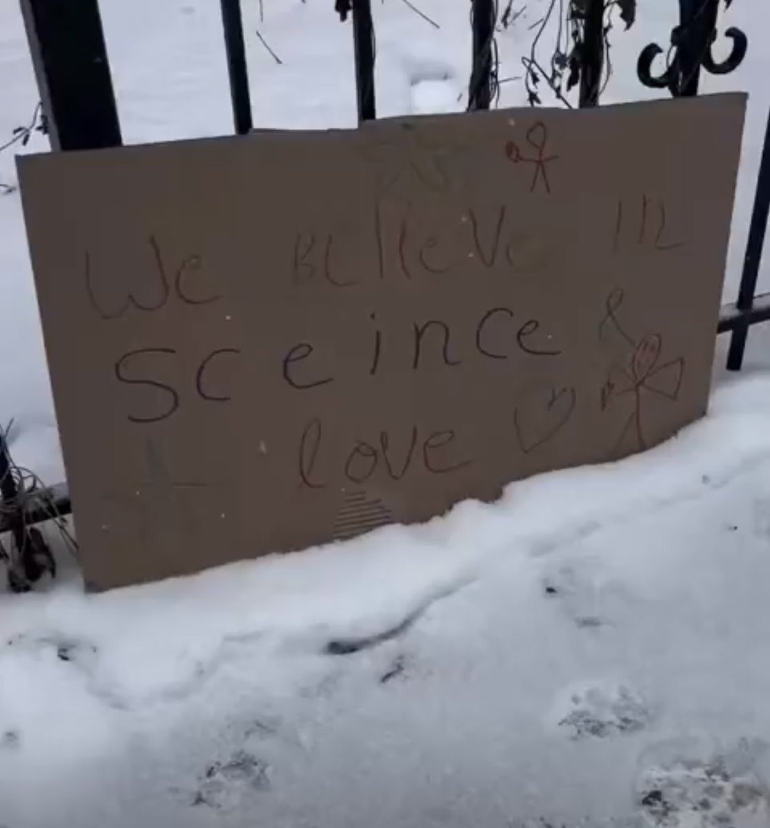 ScottEccarius's tweet photo. @TheLizVariant Sadly, they don’t believe in spelling. https://t.co/dohVO7hjOW