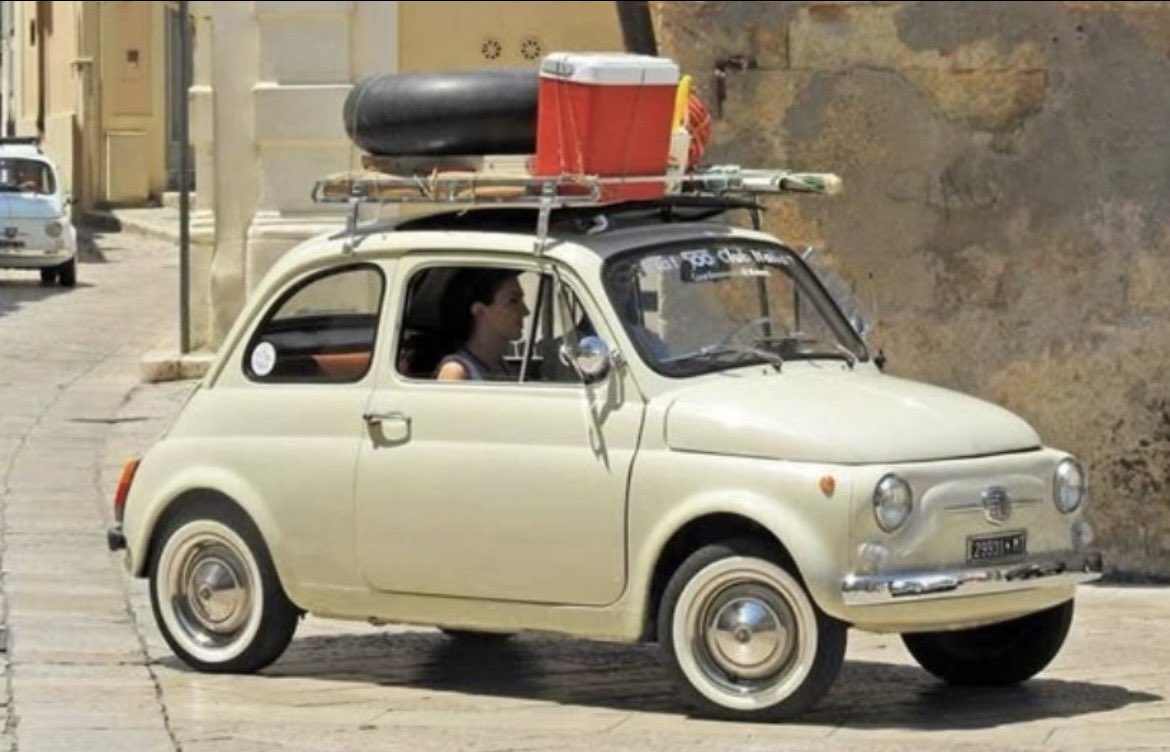 Frenkie_Woody's tweet image. Avevamo famiglie grandi e piccole auto ed eravamo felici, adesso ci sono famiglie piccole e grandi Suv e tutti esauriti...